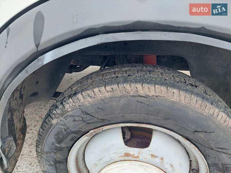 Вантажний фургон ГАЗ 3302 Газель 2004 в Києві