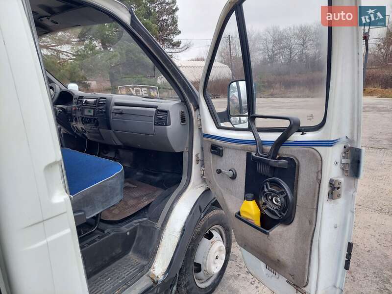 Вантажний фургон ГАЗ 3302 Газель 2004 в Києві