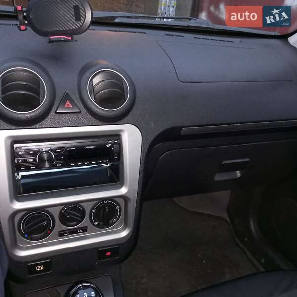 Седан Geely CK-2 2012 в Десне