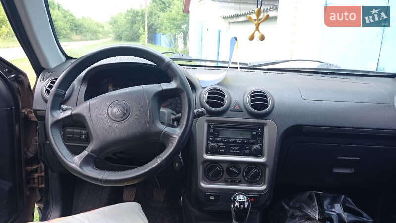 Седан Geely CK 2013 в Варві