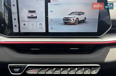 Позашляховик / Кросовер Geely Coolray 2023 в 