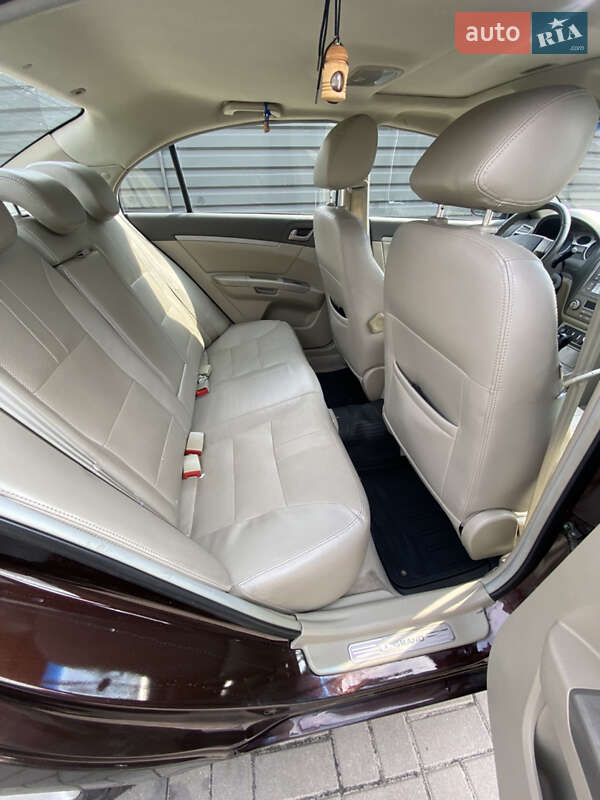 Седан Geely Emgrand 7 (EC7) 2012 в Черкасах