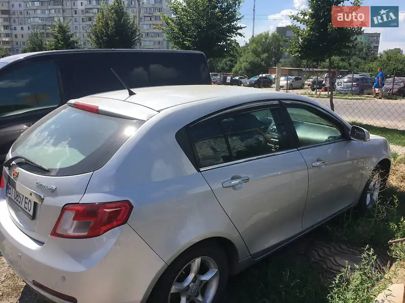 Хэтчбек Geely Emgrand 7 (EC7) 2013 в 