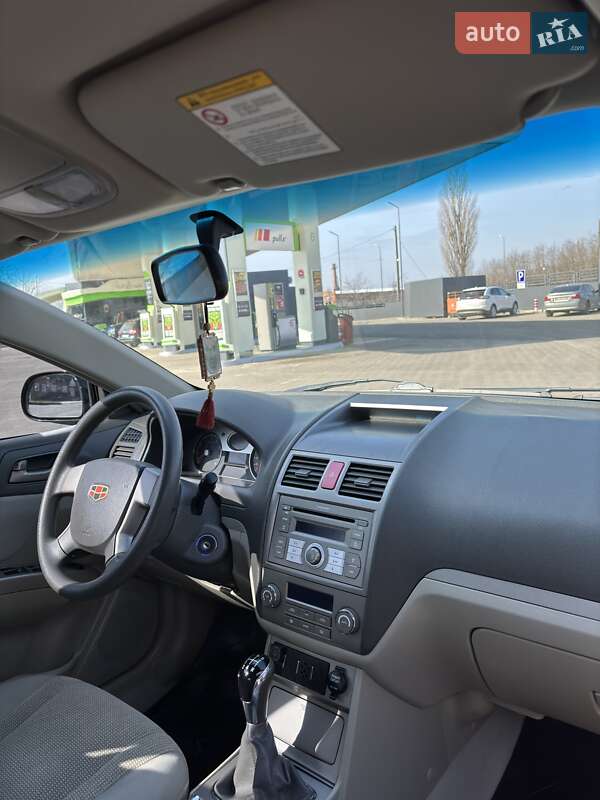 Седан Geely Emgrand 7 (EC7) 2011 в Голованівську