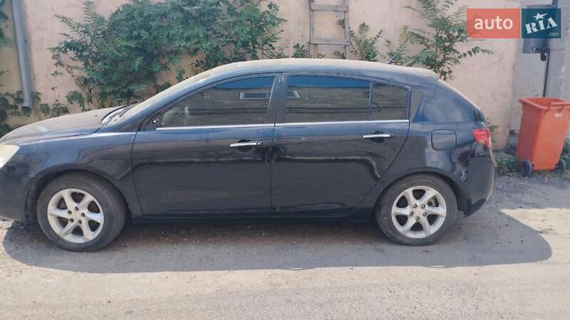 Хэтчбек Geely Emgrand 7 (EC7) 2013 в 