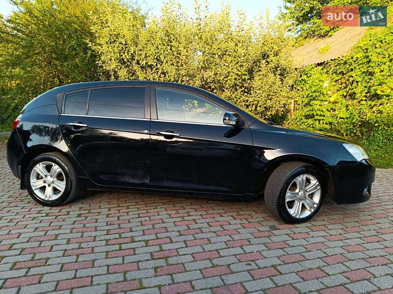 Хетчбек Geely Emgrand 7 (EC7) 2012 в Мукачевому