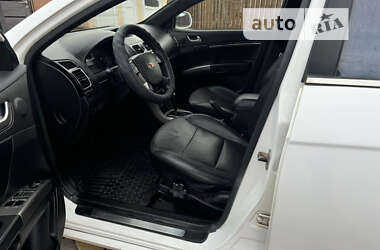 Седан Geely Emgrand 7 (EC7) 2013 в 