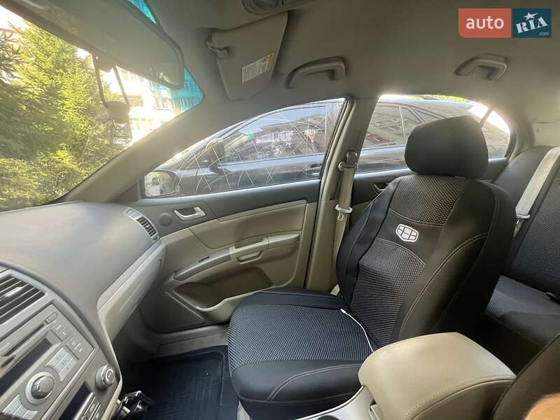 Седан Geely Emgrand 7 (EC7) 2012 в Дніпрі