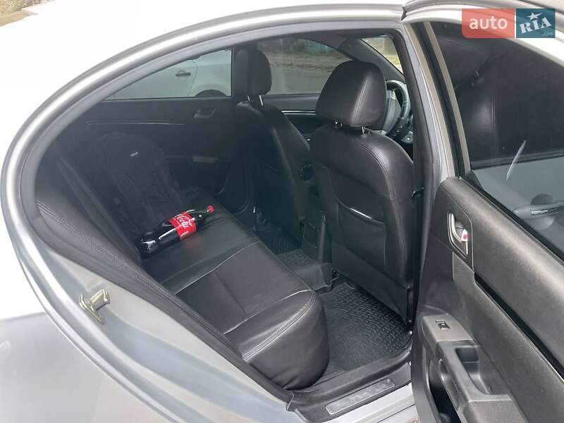 Седан Geely Emgrand 7 (EC7) 2013 в Сумах
