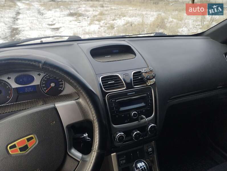 Седан Geely Emgrand 7 (EC7) 2012 в Краснограді