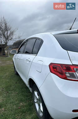Хетчбек Geely Emgrand 7 (EC7) 2013 в 