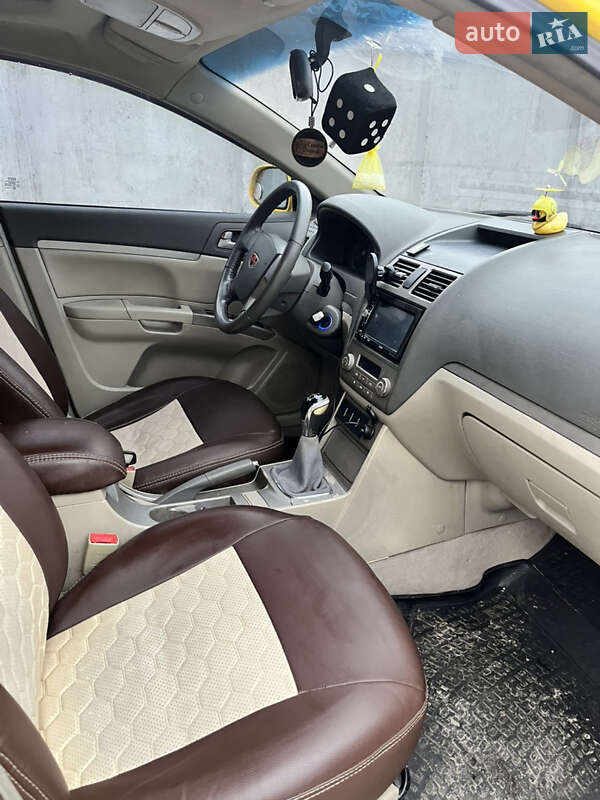 Хетчбек Geely Emgrand 7 (EC7) 2011 в Покровському