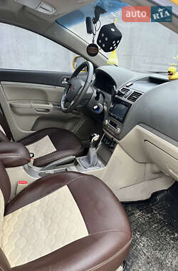 Хетчбек Geely Emgrand 7 (EC7) 2011 в 