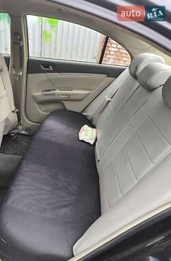 Седан Geely Emgrand 7 (EC7) 2011 в 