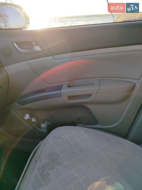 Седан Geely Emgrand 7 (EC7) 2012 в Роздільній