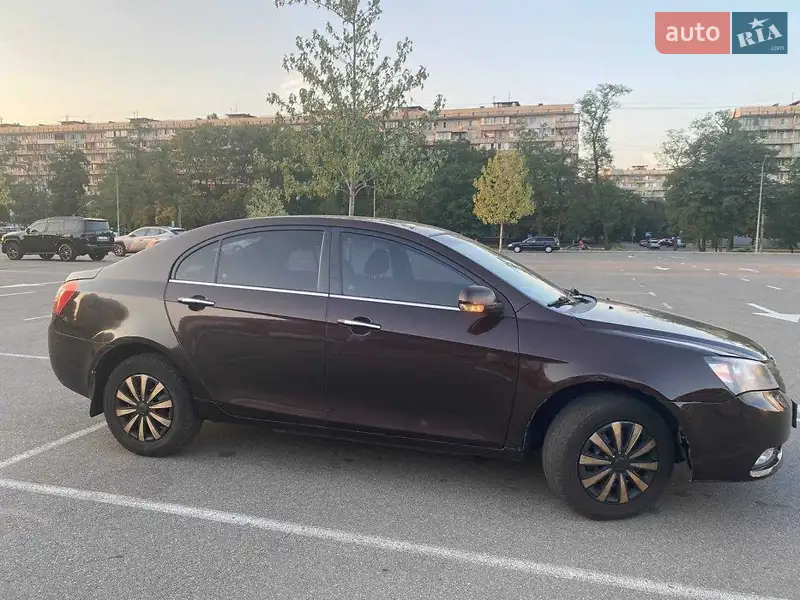 Седан Geely Emgrand 7 (EC7) 2015 в 