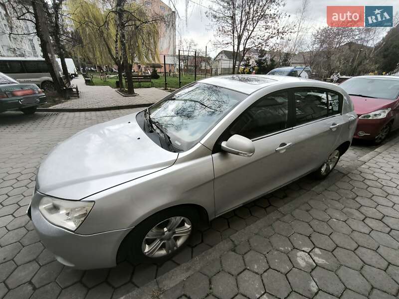 Хэтчбек Geely Emgrand 7 (EC7) 2012 в 