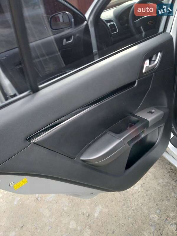 Седан Geely Emgrand 7 (EC7) 2013 в Тальном