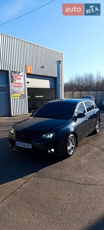 Хетчбек Geely Emgrand 7 (EC7) 2013 в 