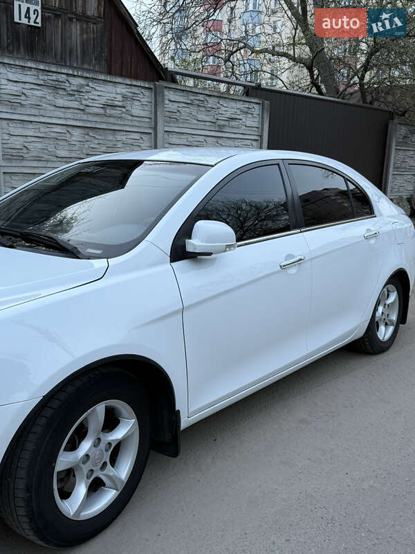 Седан Geely Emgrand 7 (EC7) 2013 в Дніпрі