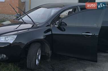 Хетчбек Geely Emgrand 7 (EC7) 2012 в 