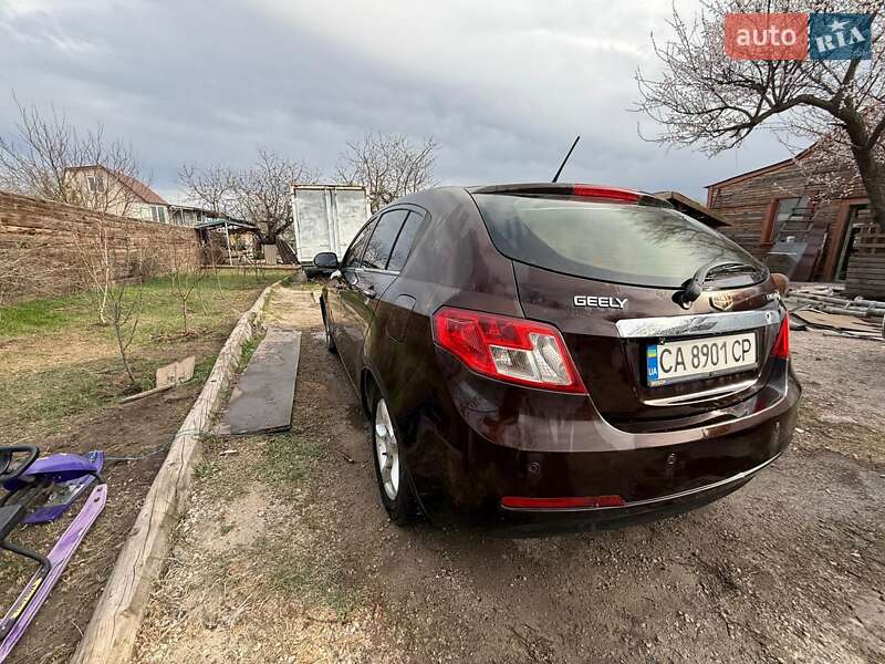 Седан Geely Emgrand 7 (EC7) 2015 в Кривом Роге