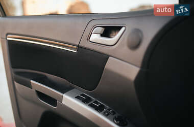 Седан Geely Emgrand 7 (EC7) 2015 в 