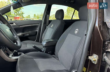 Седан Geely Emgrand 7 (EC7) 2013 в 
