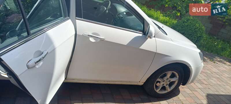 Седан Geely Emgrand 7 (EC7) 2014 в 