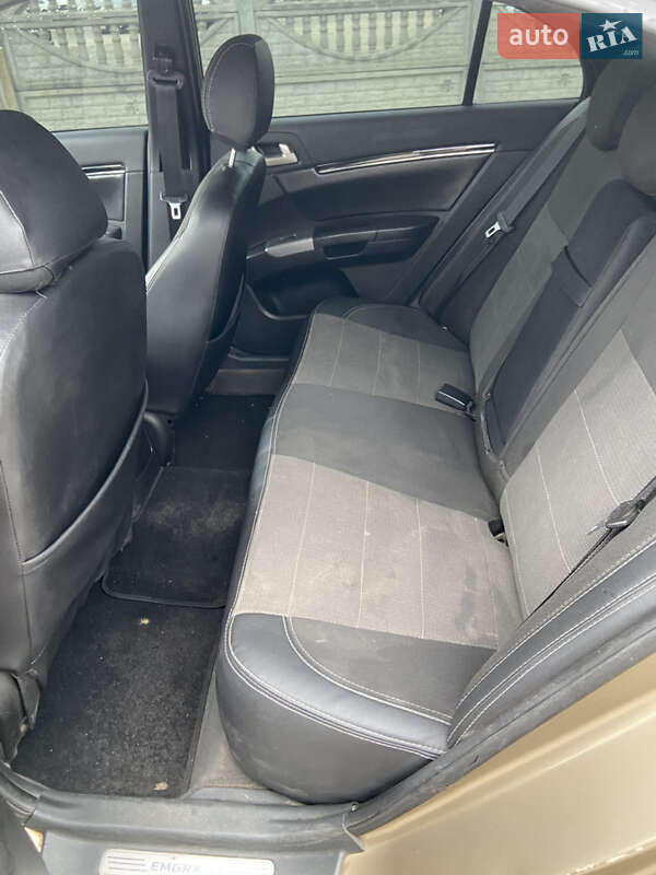 Седан Geely Emgrand 7 (EC7) 2012 в Кривому Розі