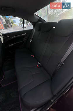Седан Geely Emgrand 7 (EC7) 2012 в 