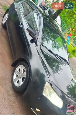 Хэтчбек Geely Emgrand 7 (EC7) 2012 в 