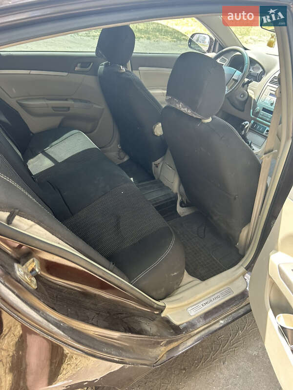 Хетчбек Geely Emgrand 7 (EC7) 2011 в Павлограді