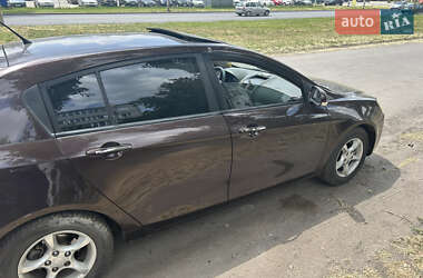 Хетчбек Geely Emgrand 7 (EC7) 2011 в 