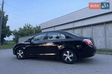 Седан Geely Emgrand 7 (EC7) 2013 в 
