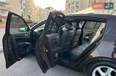 Хэтчбек Geely Emgrand 7 (EC7) 2013 в 