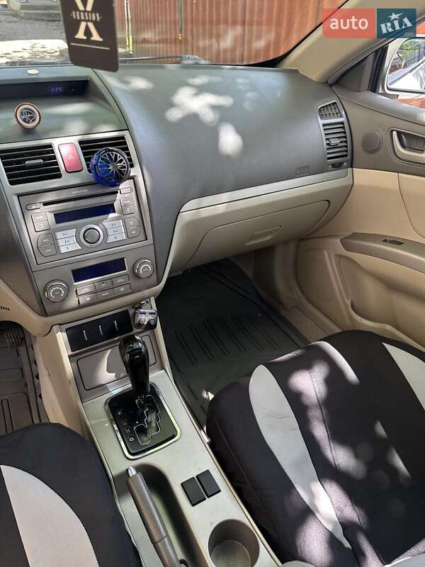 Хэтчбек Geely Emgrand 7 (EC7) 2012 в Ужгороде