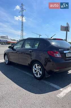 Хэтчбек Geely Emgrand 7 (EC7) 2013 в 