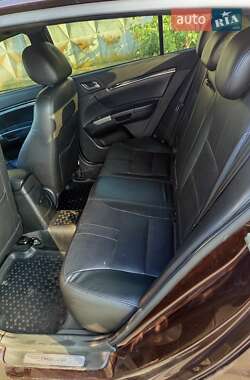 Хетчбек Geely Emgrand 7 (EC7) 2013 в 