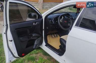 Седан Geely Emgrand 7 (EC7) 2013 в 