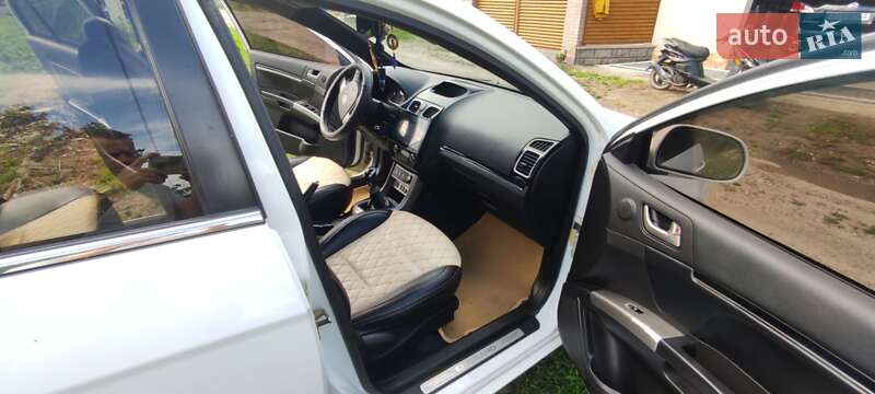 Седан Geely Emgrand 7 (EC7) 2013 в Скале-Подольской