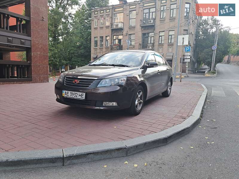 Седан Geely Emgrand 7 (EC7) 2013 в Дніпрі
