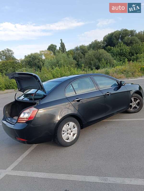 Седан Geely Emgrand 7 (EC7) 2013 в Бучі