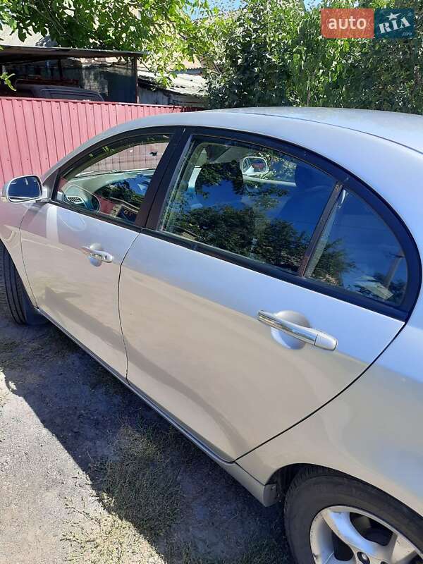 Седан Geely Emgrand 7 (EC7) 2011 в Кагарлику