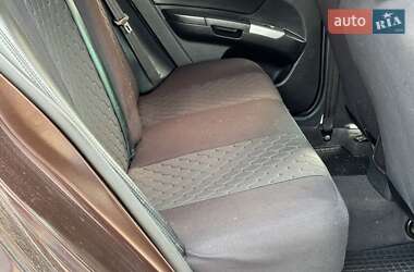 Седан Geely Emgrand 7 (EC7) 2012 в 