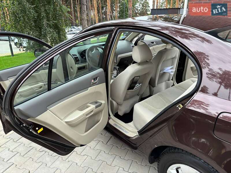 Седан Geely Emgrand 7 (EC7) 2011 в Киеве