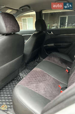 Седан Geely Emgrand 7 (EC7) 2014 в 