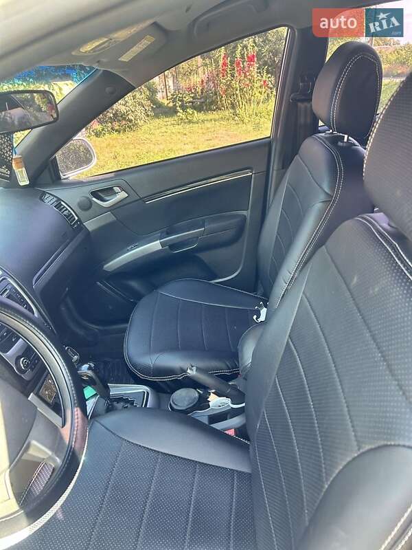 Хэтчбек Geely Emgrand 7 (EC7) 2013 в 