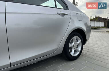 Седан Geely Emgrand 7 (EC7) 2012 в 