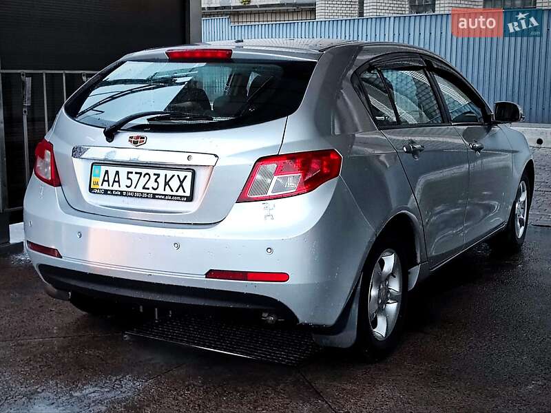 Хэтчбек Geely Emgrand 7 (EC7) 2011 в Киеве